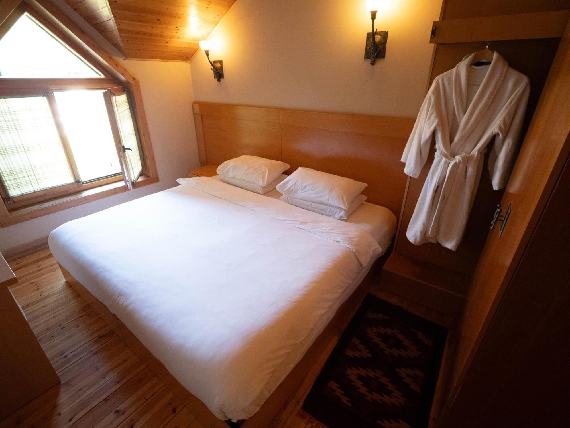 Resort Natyral Razma
