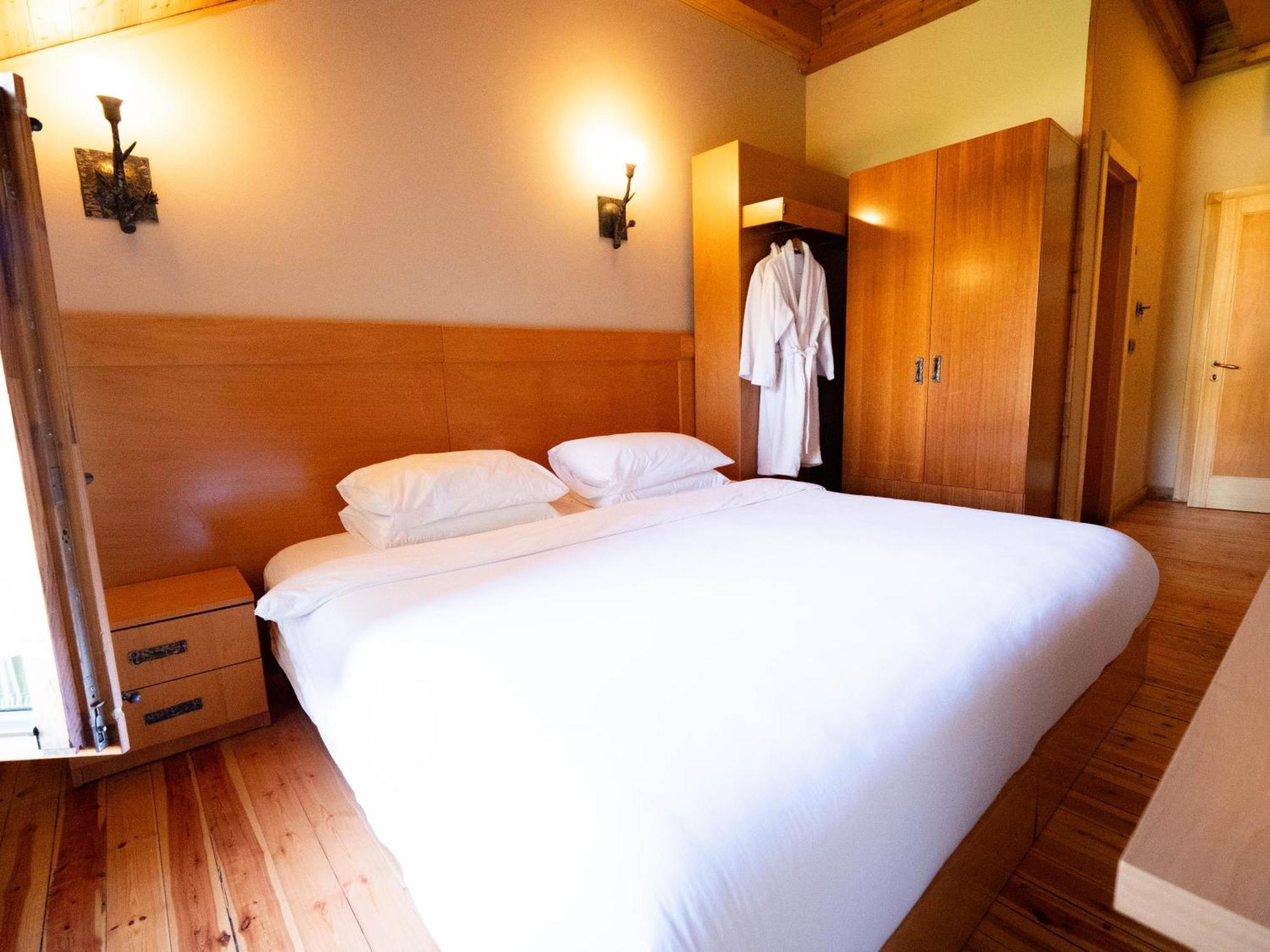 Resort Natyral Razma